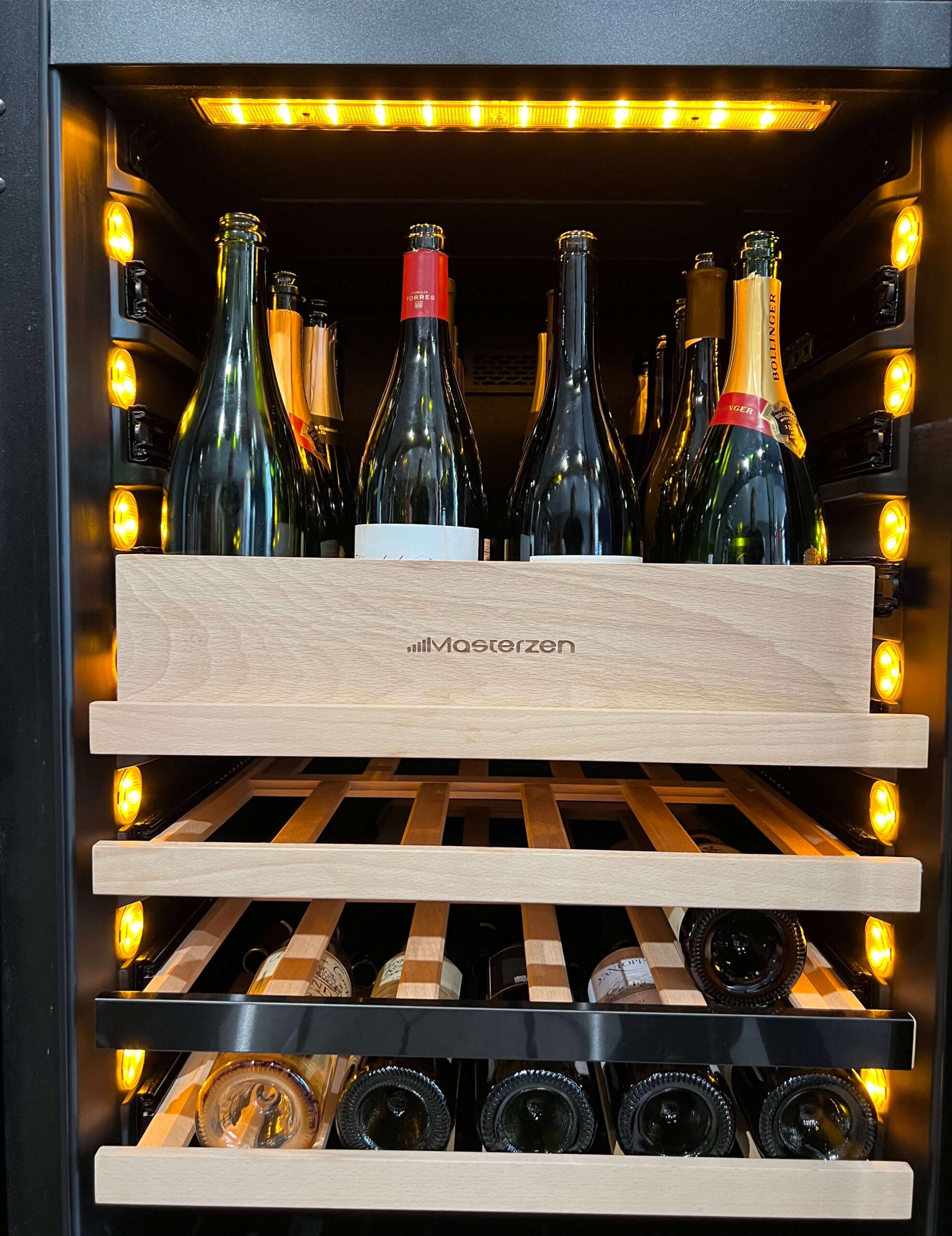 Ξύλινη μπασκέτα με διαχωριστικά για όρθιες φιάλες και σαμπάνιες για τηλεσκοπικό ράφι